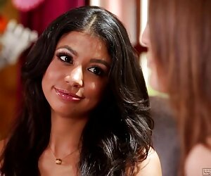 Asya kız screams bedava sex ve porno süre pumping iyi